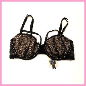 New Victoria’s Secret Lace Bra